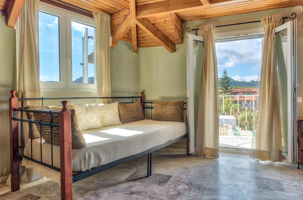 Avesta Apartments - 200M From The Beach Vasilikí エクステリア 写真