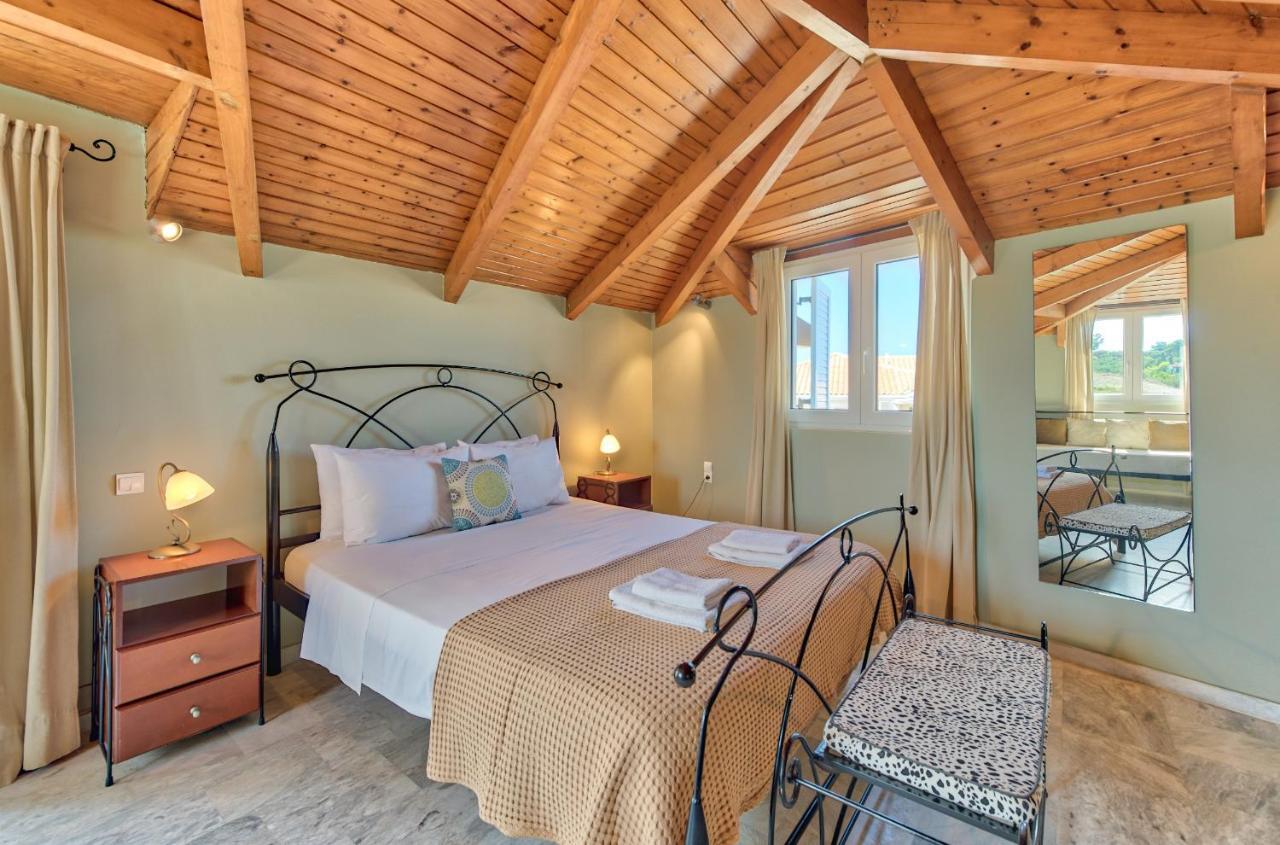 Avesta Apartments - 200M From The Beach Vasilikí エクステリア 写真