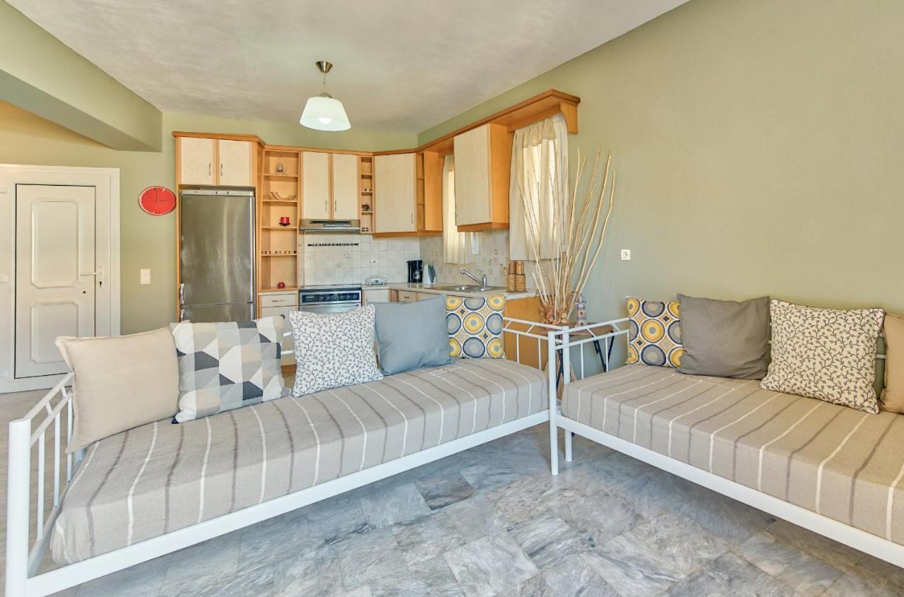 Avesta Apartments - 200M From The Beach Vasilikí エクステリア 写真